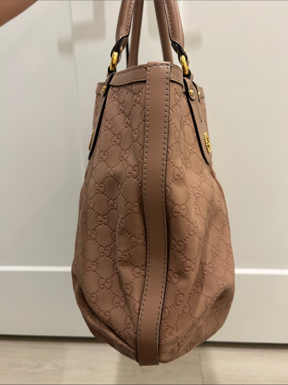 Gucci Large Guccissima Scarlett Studded Tote Bag - Picture 5 of 17